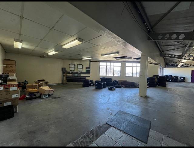 684M² WAREHOUSE TO LET IN STRIJDOMPARK